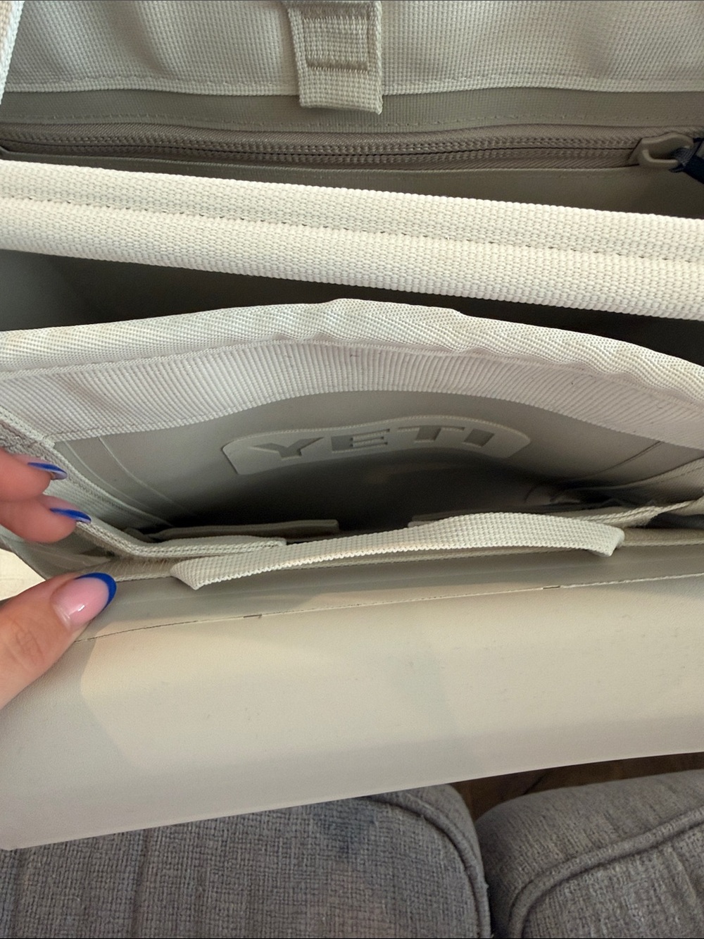 Yeti Cooler Tote in White and Tan - Picture 5 of 6